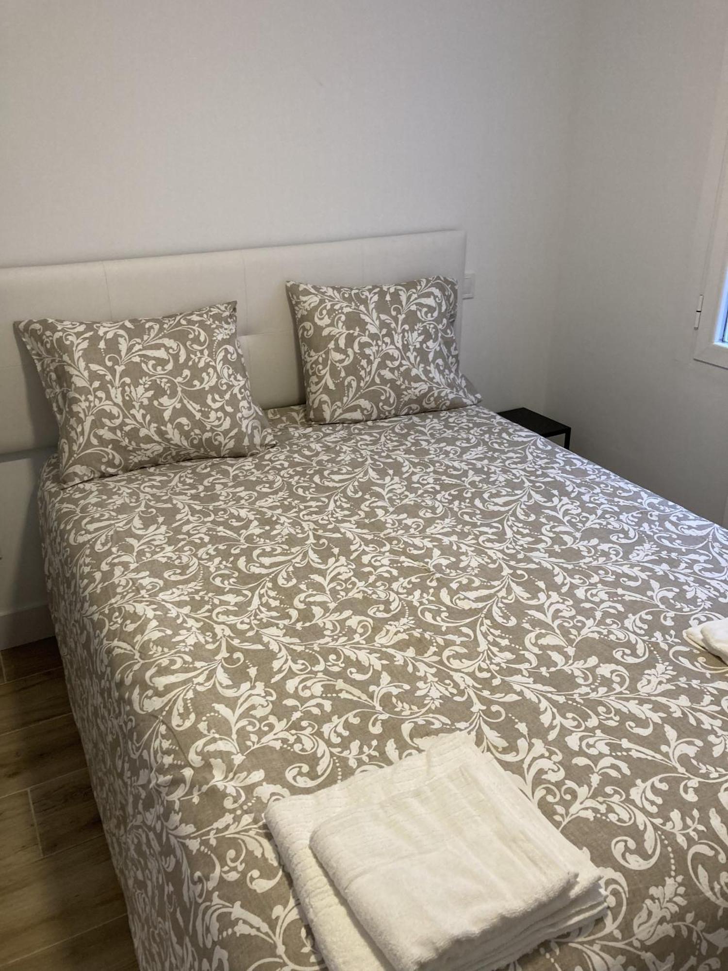Plaza Castilla Apartments Мадрид Екстер'єр фото